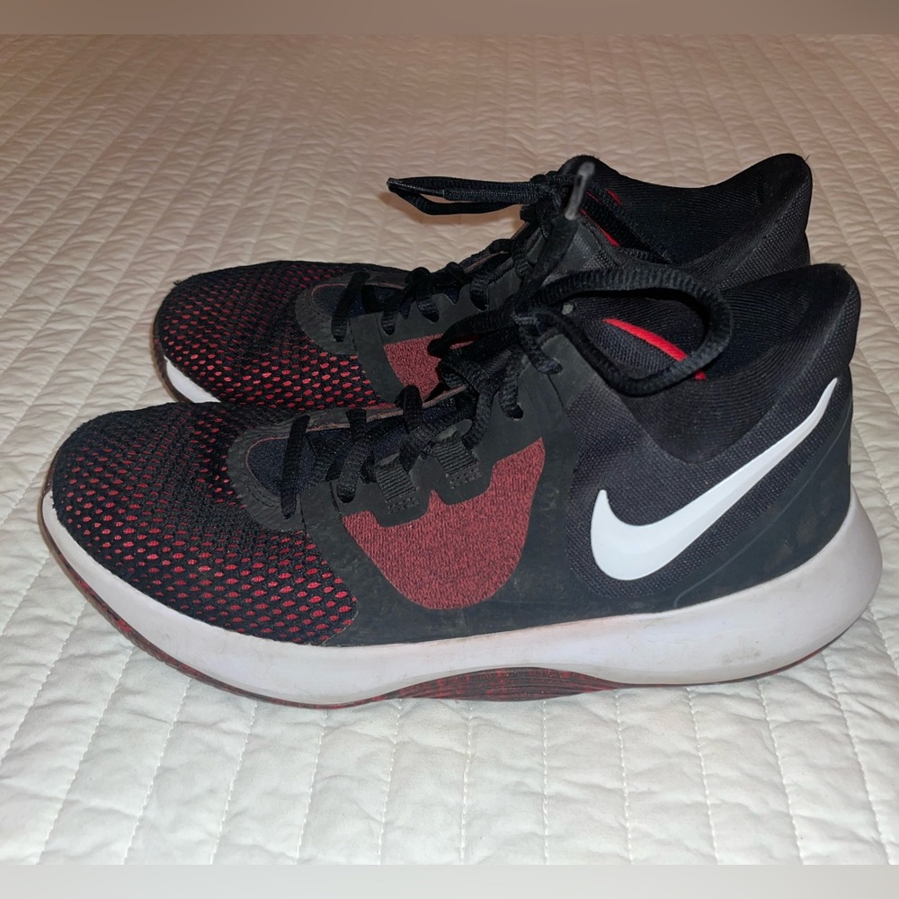 Nike Air Mens Basketball shoes, size 7.5